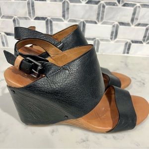 Gentle Souls Inka black leather sling back wedge 10M